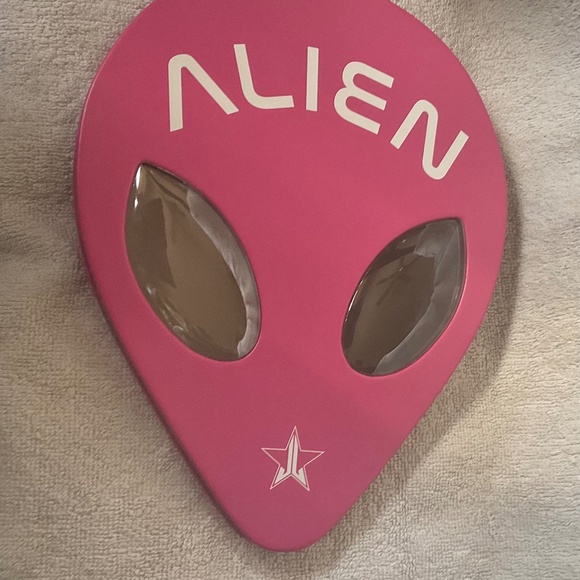 JEFFREE STAR  ‘ALIEN ‘ DISCONTINUED BRAND NEW  PALLETTE  NO BOX - Picture 1 of 9